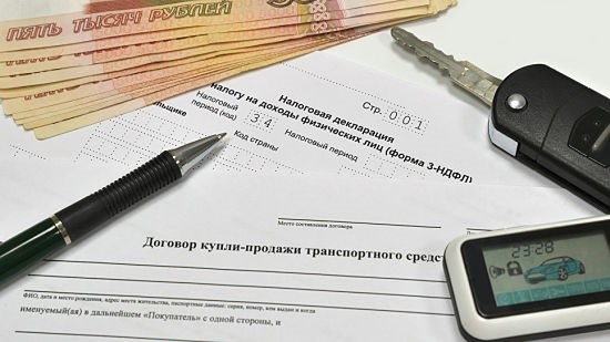 Дублирование договоров купли-продажи автомобиля.